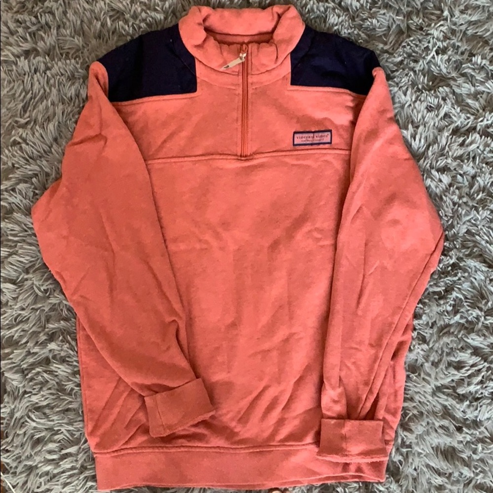 Vineyard vines pull over